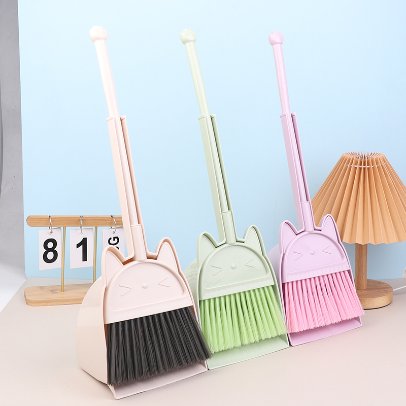 Kids Outdoor Broom - 漫画スタイルの幼児用ほうきちりとり、柔軟な毛の子供用プレイセット、ごっこ遊び屋内屋外掃除キット