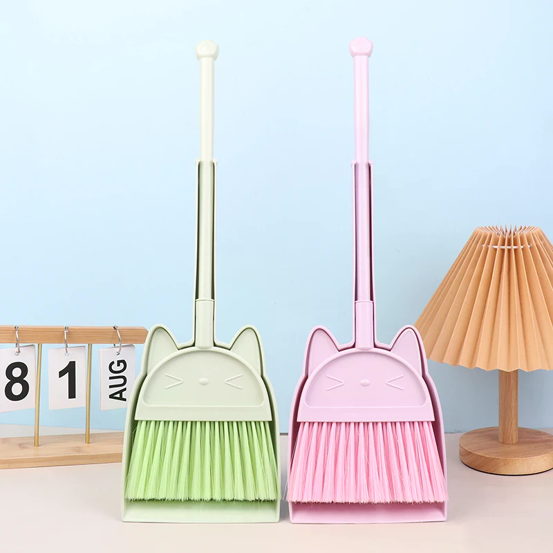 Kids Outdoor Broom - 1セット漫画風フレキシブル毛先キッズごっこ遊び幼児用室内屋外床掃除ツールキットミニ子供用ほうきちりとり
