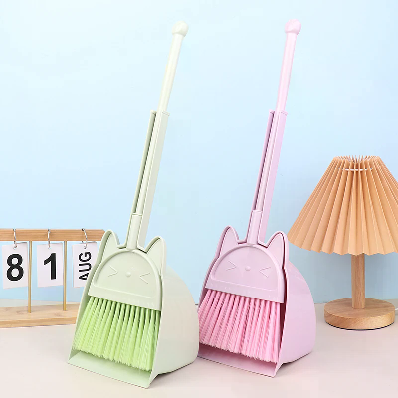 1セット漫画風フレキシブル毛先キッズごっこ遊び幼児用室内屋外 - Kids Outdoor Broom のレビューと価格